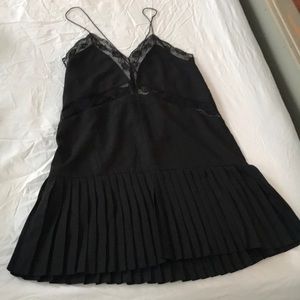 Black X back strap pleated cutout slip